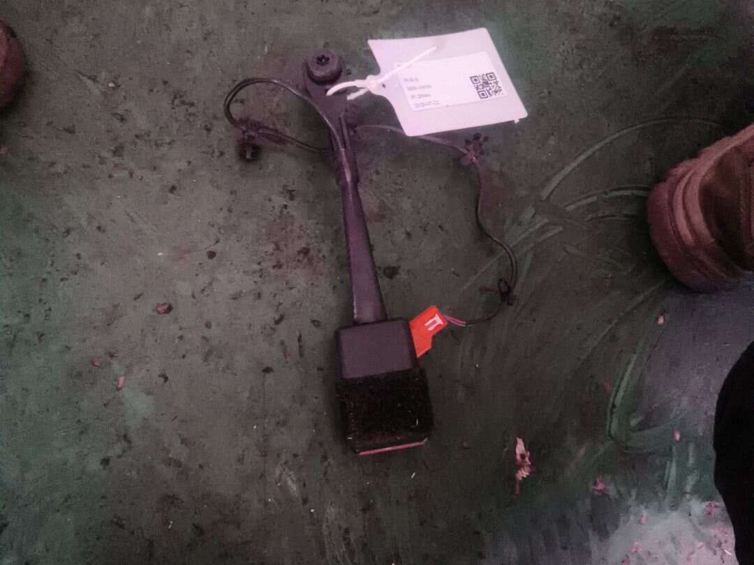 T4A11105 副驾驶员座椅安全带扣
