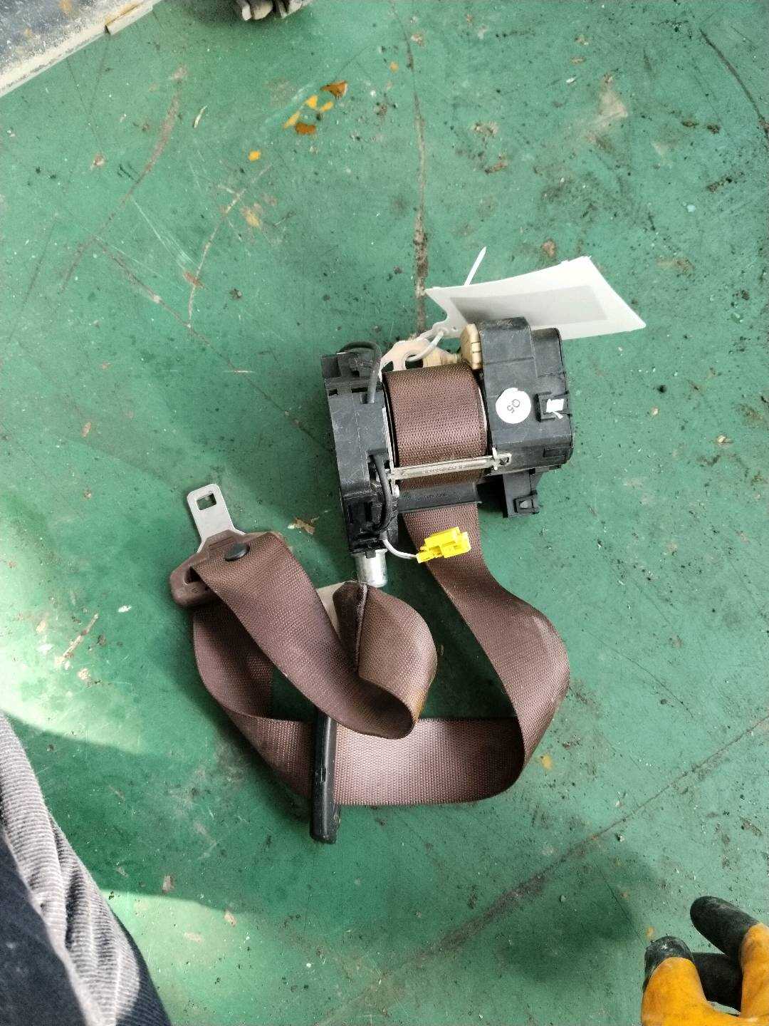 A22186011858P88 Rear Seat Side Seat Belt, Left