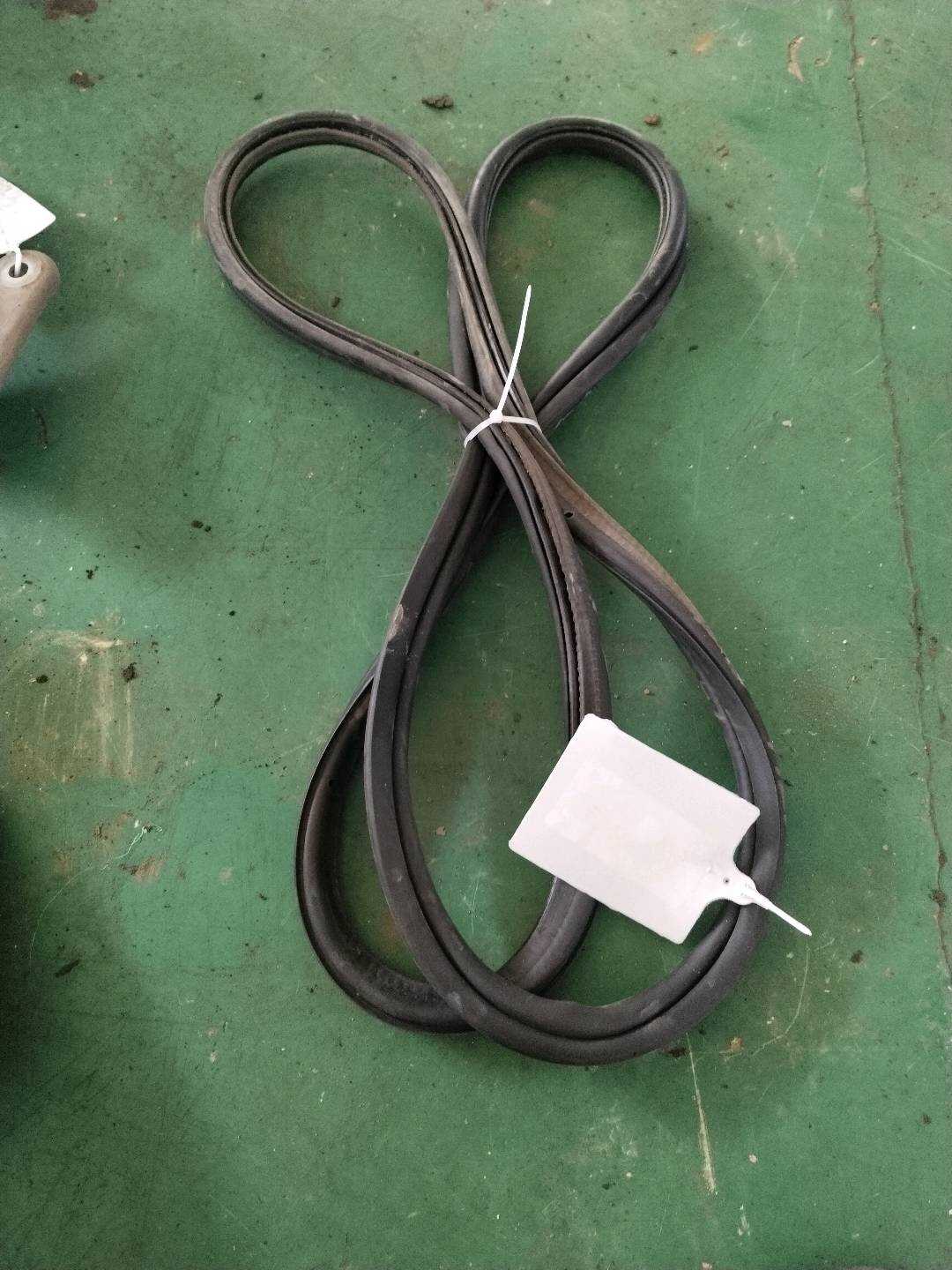 51767182079 Trunk Lid Seal Strip
