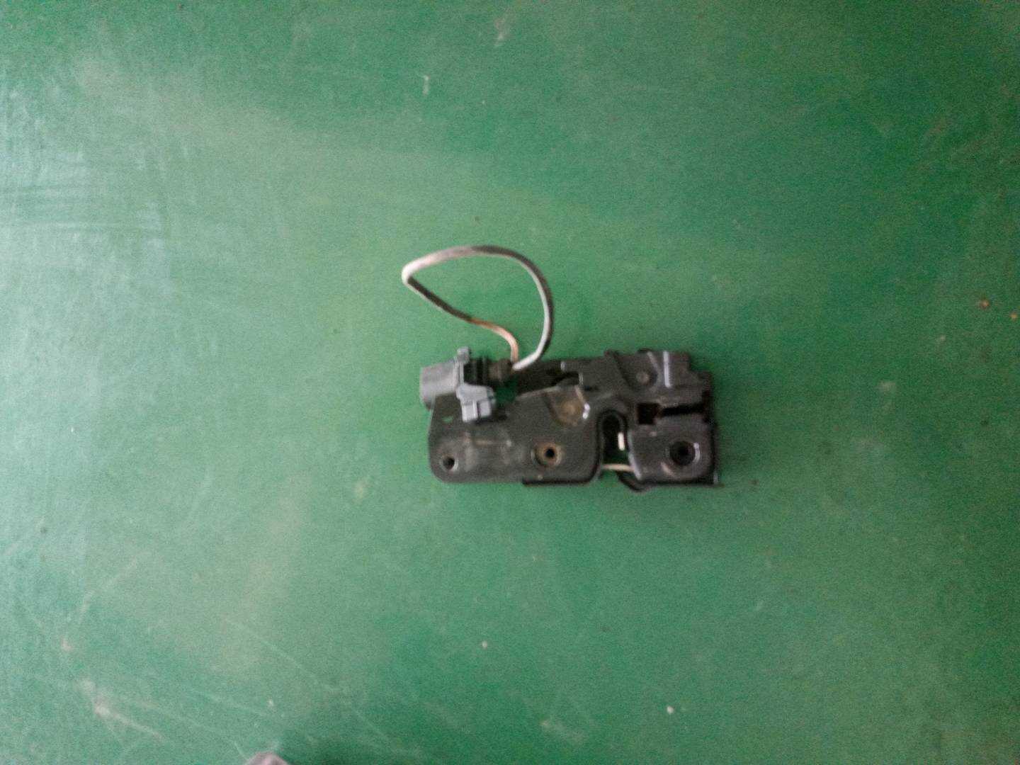 4L0823509 前机盖锁机