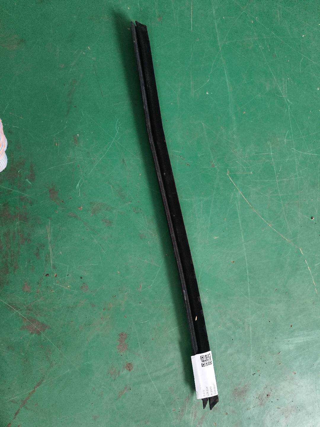 51227177259 后门玻璃压条(左内)