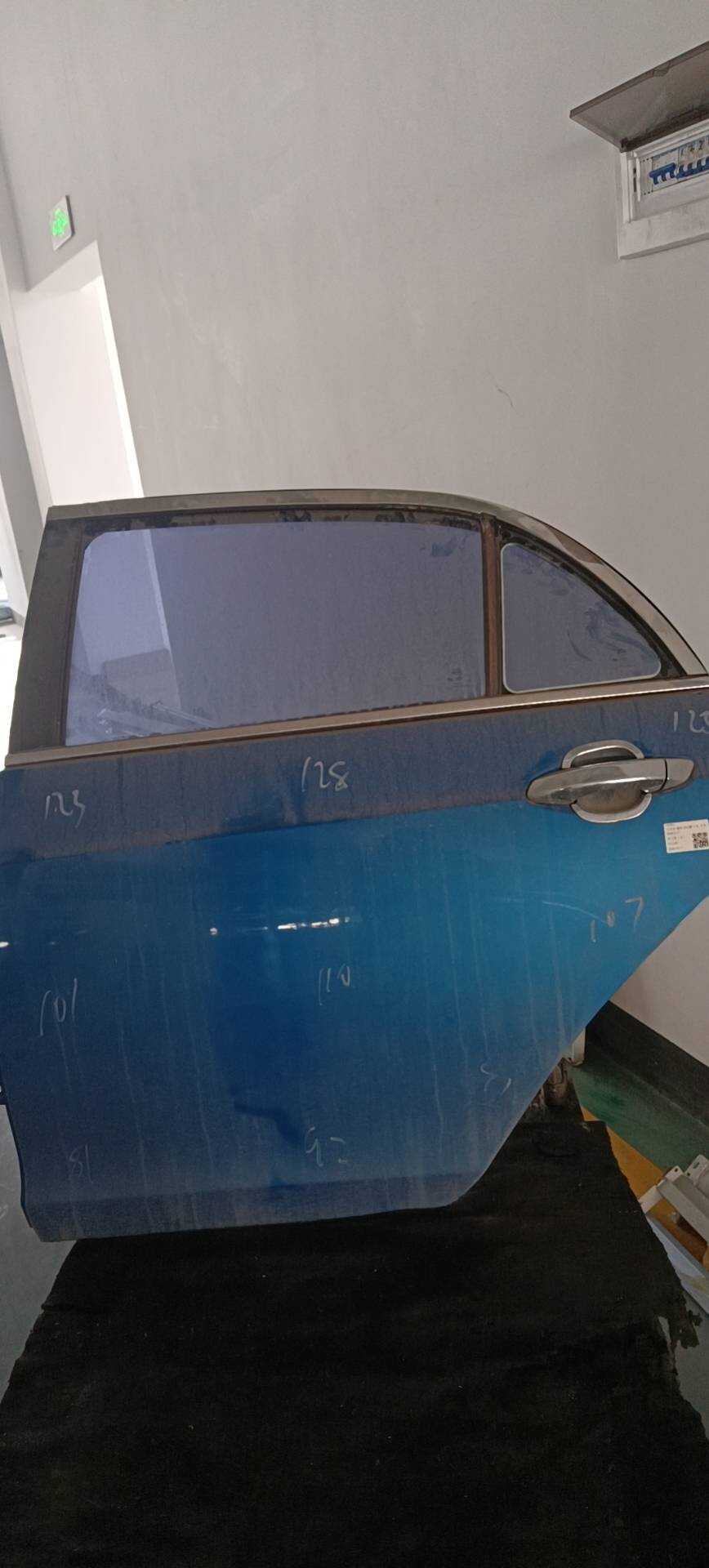 5A620101070 后门壳(左)