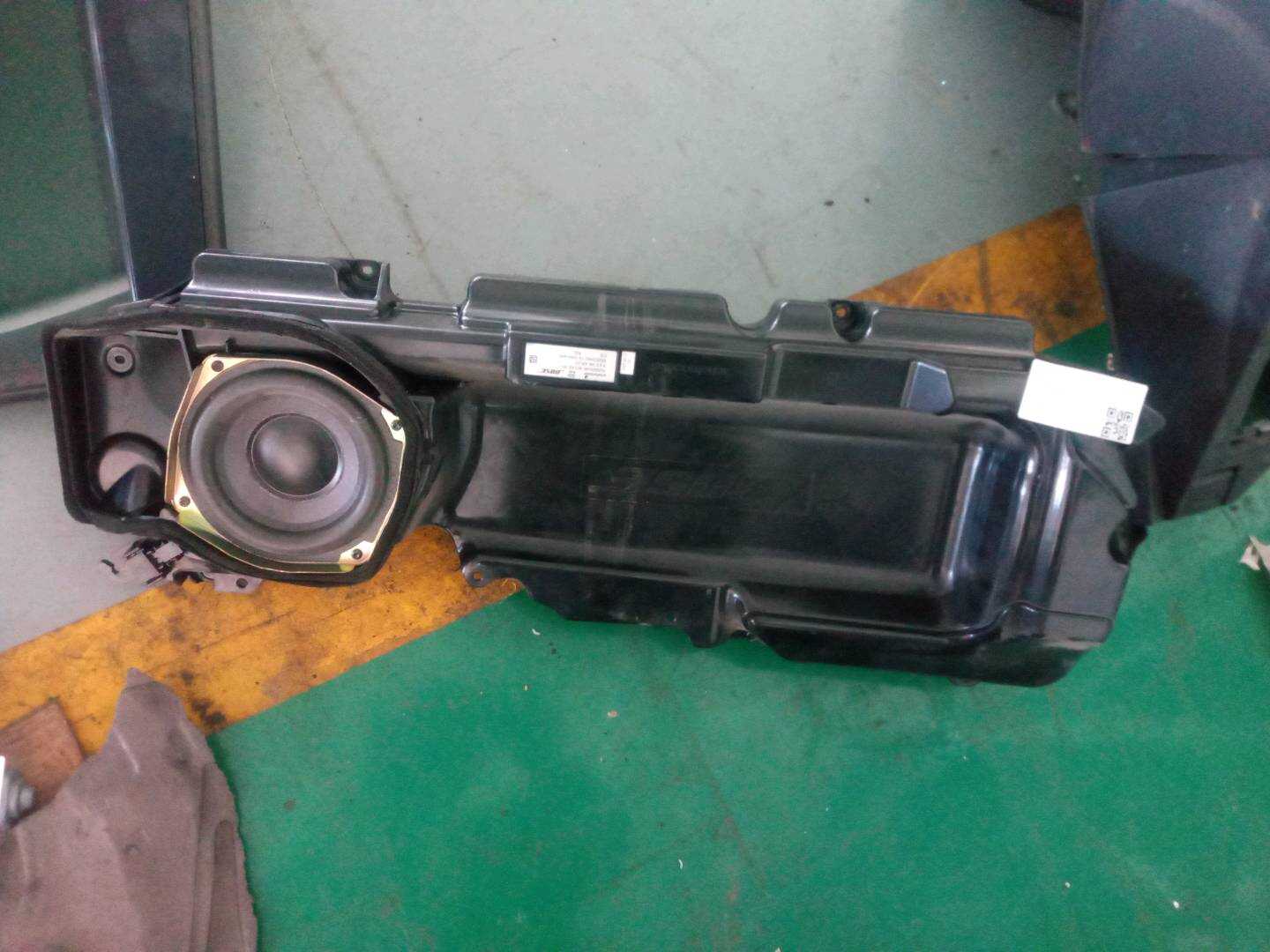 4F0035381D 前门扬声器壳体(左)