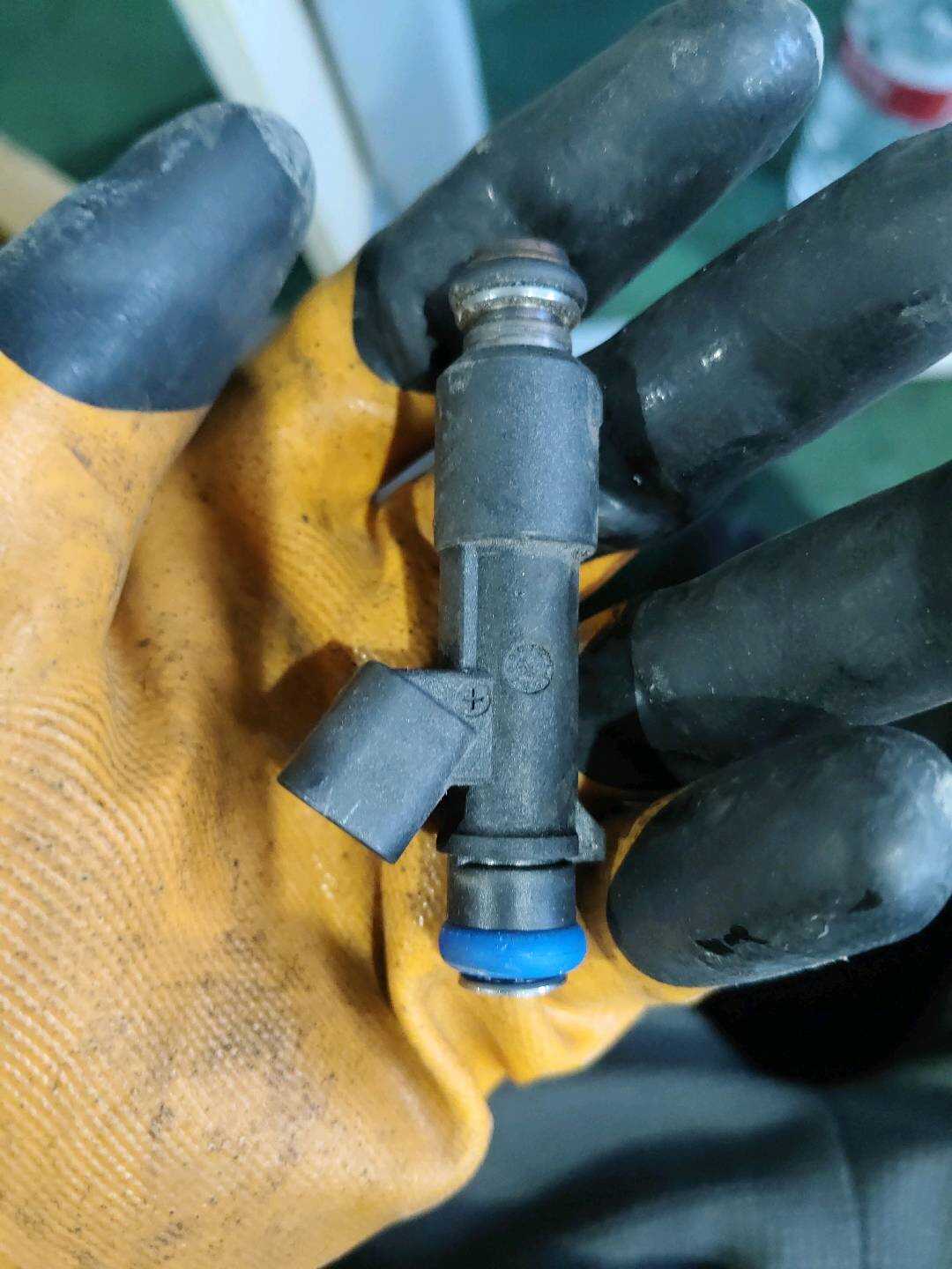 2272007 Fuel Injector