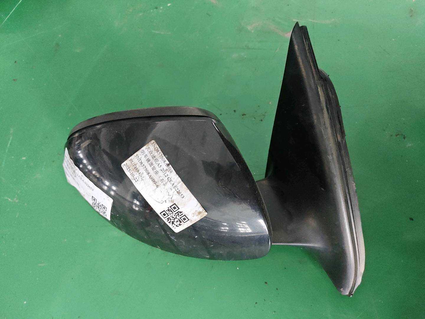 5ND857508A9B9 倒车镜固定座(右)