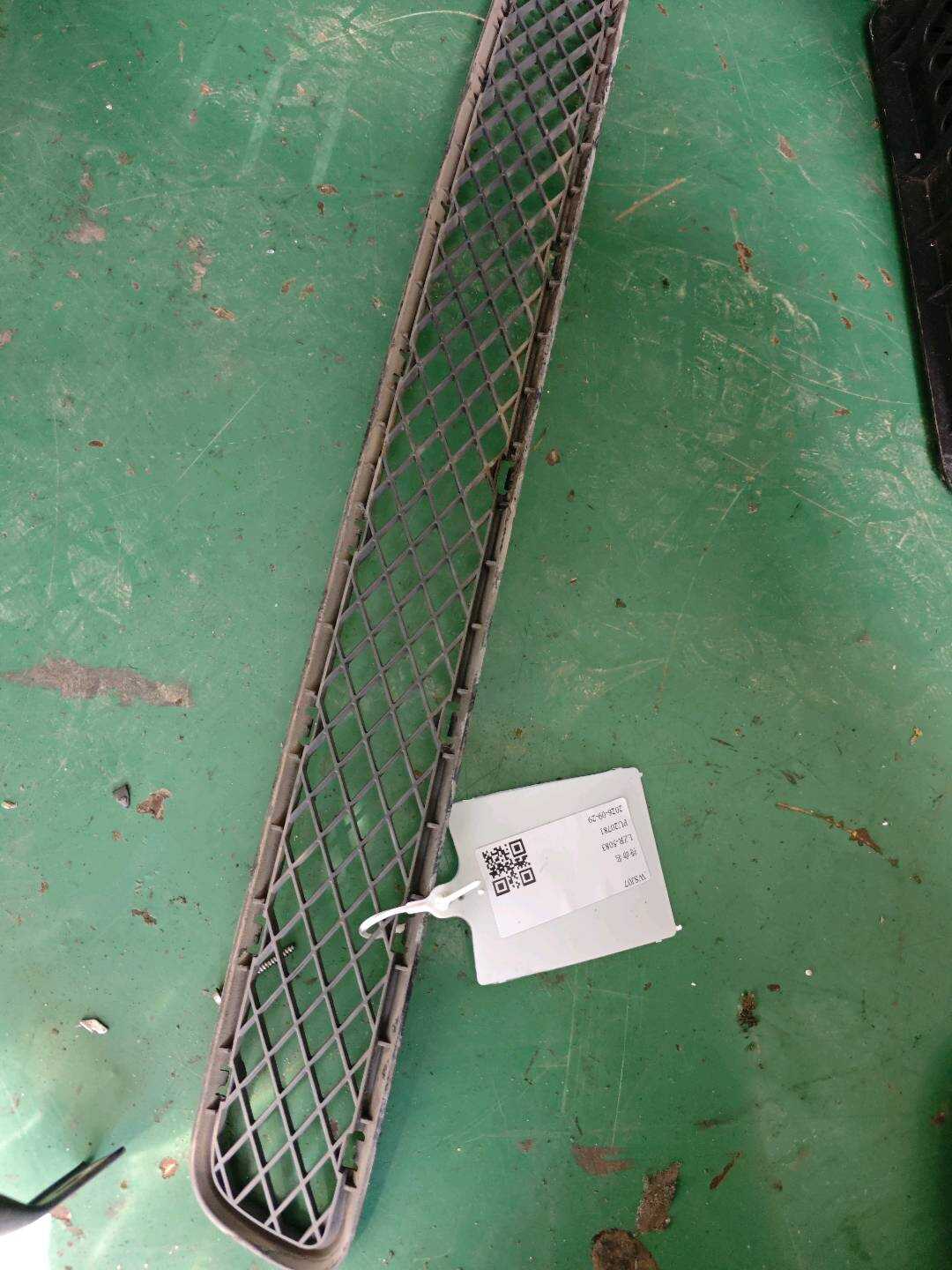 51113416512 前保险杠格栅（中上）