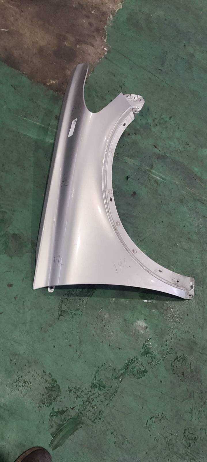 31276898 Front Fender, Right