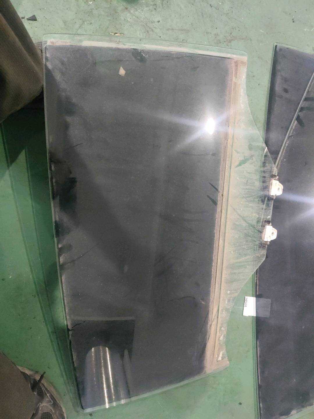 B012412 Rear Right Door Glass