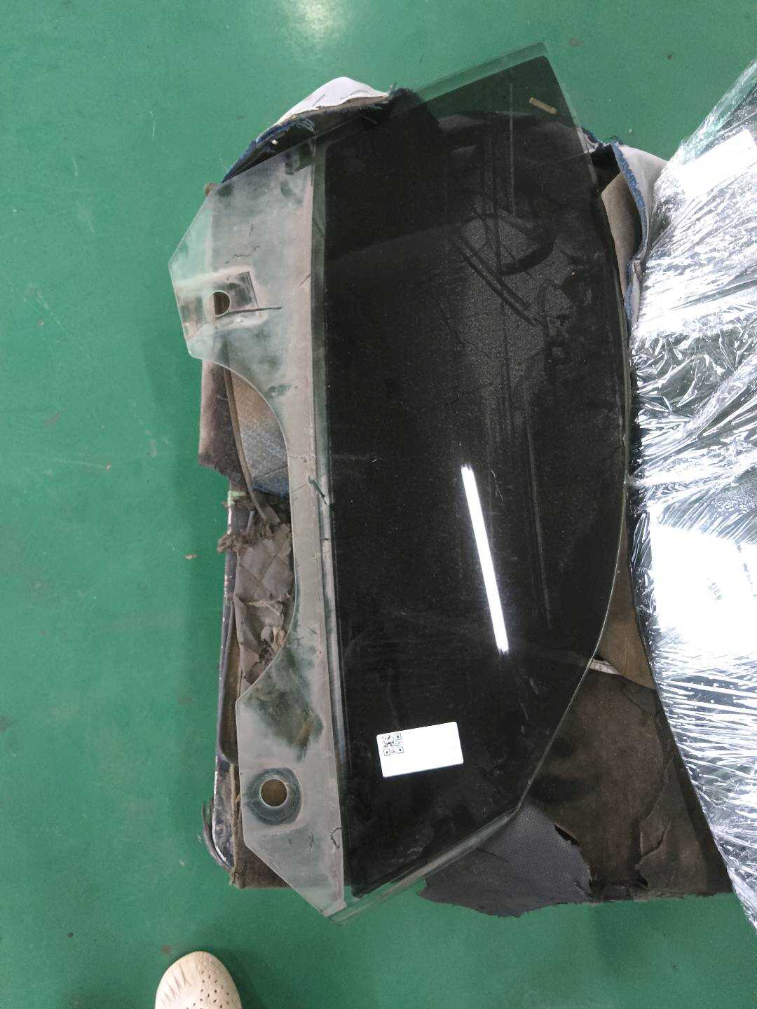 51337198300 前门玻璃（右）