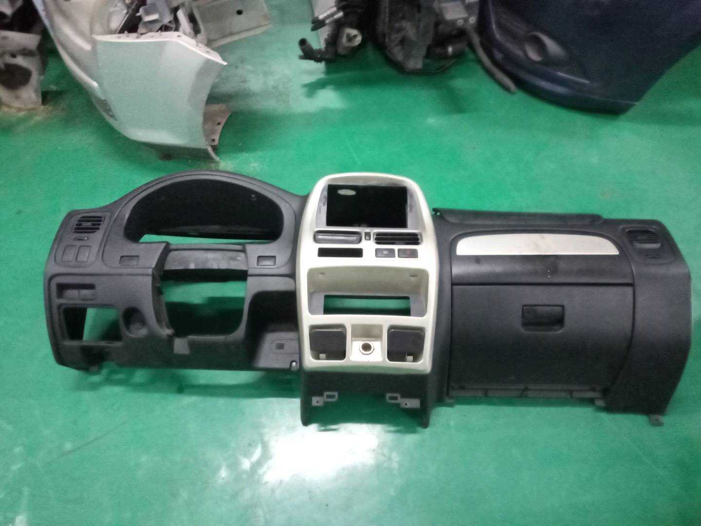 681009S660 仪表台壳