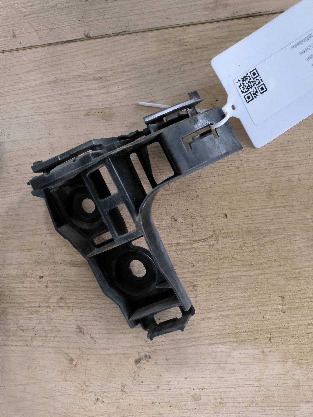 L51G807394A 后保险杠支架(右内)