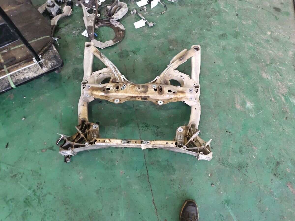 31106861106 Subframe Crossmember