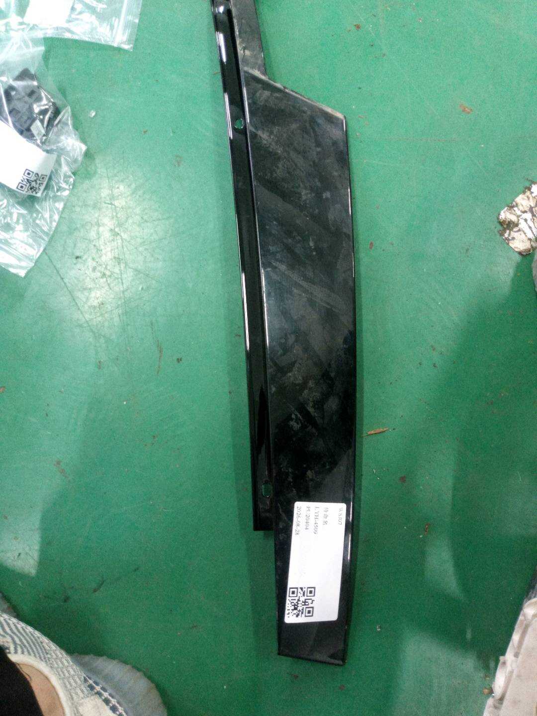 51337336960 右前车门内部导轨封条