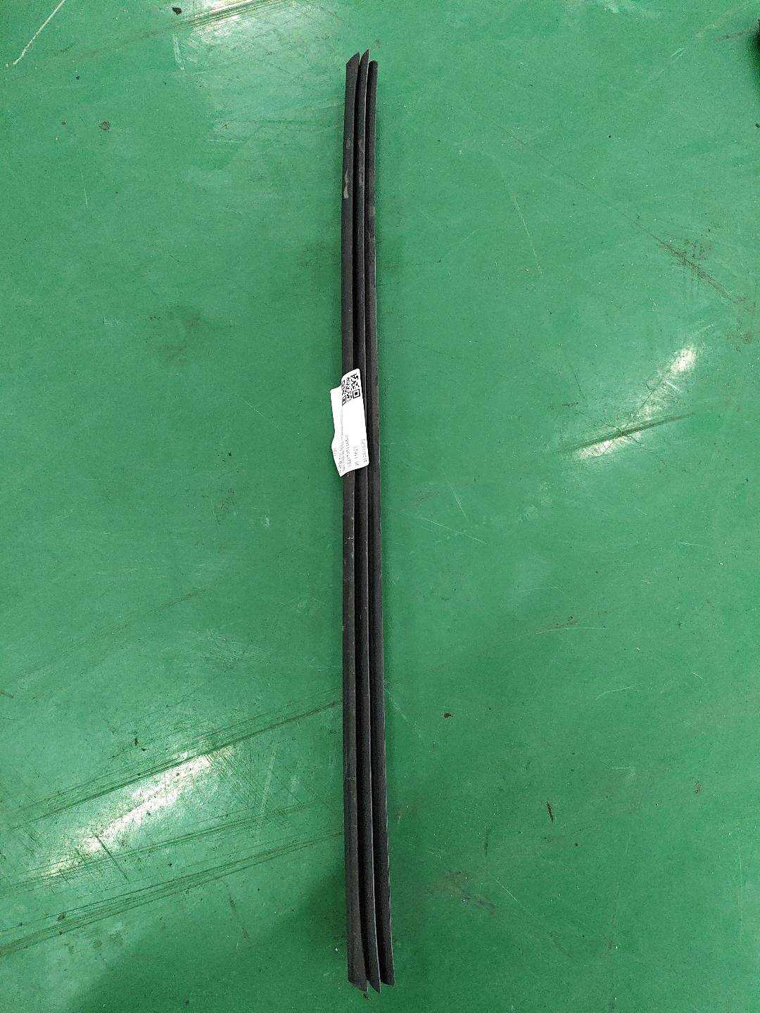 A2217351165 后门玻璃压条（左内）