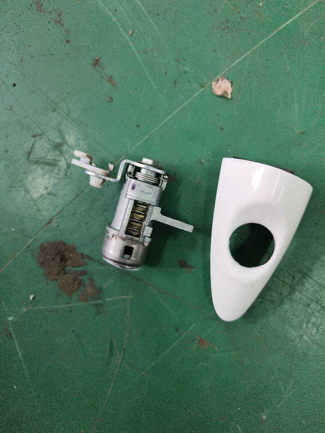 826524X00000 Front Door Outer Handle Cover, Left