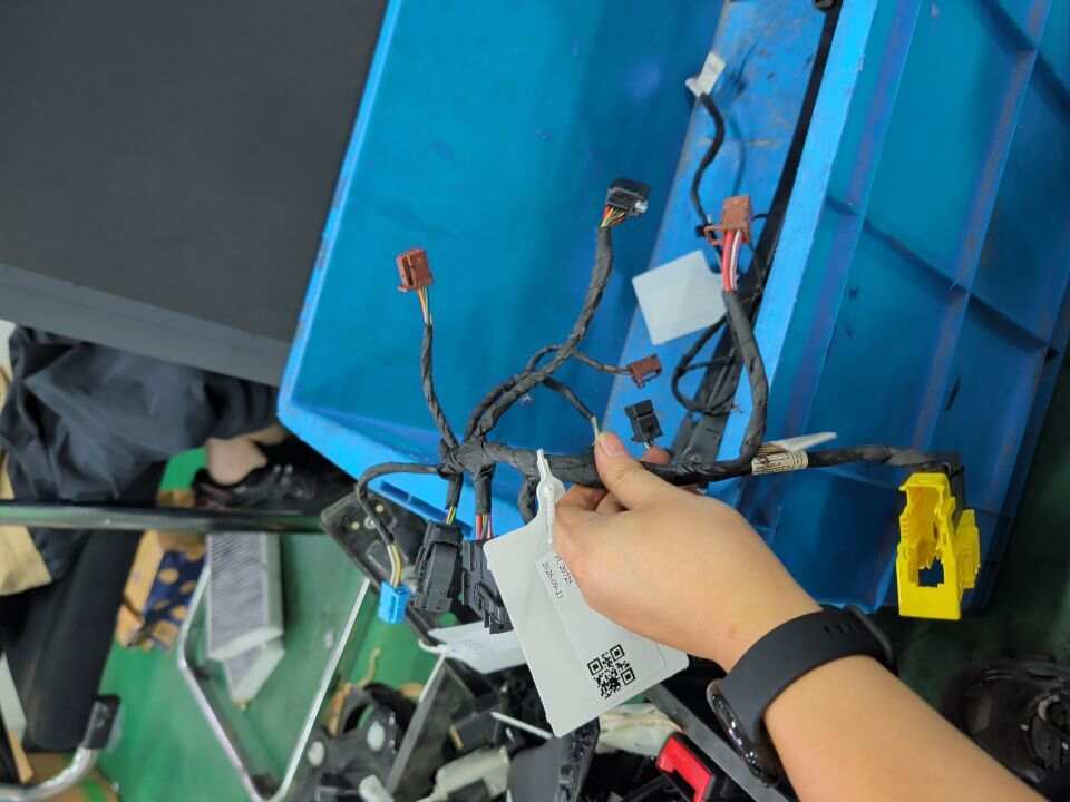 61129339300 驾驶员座椅线束总成