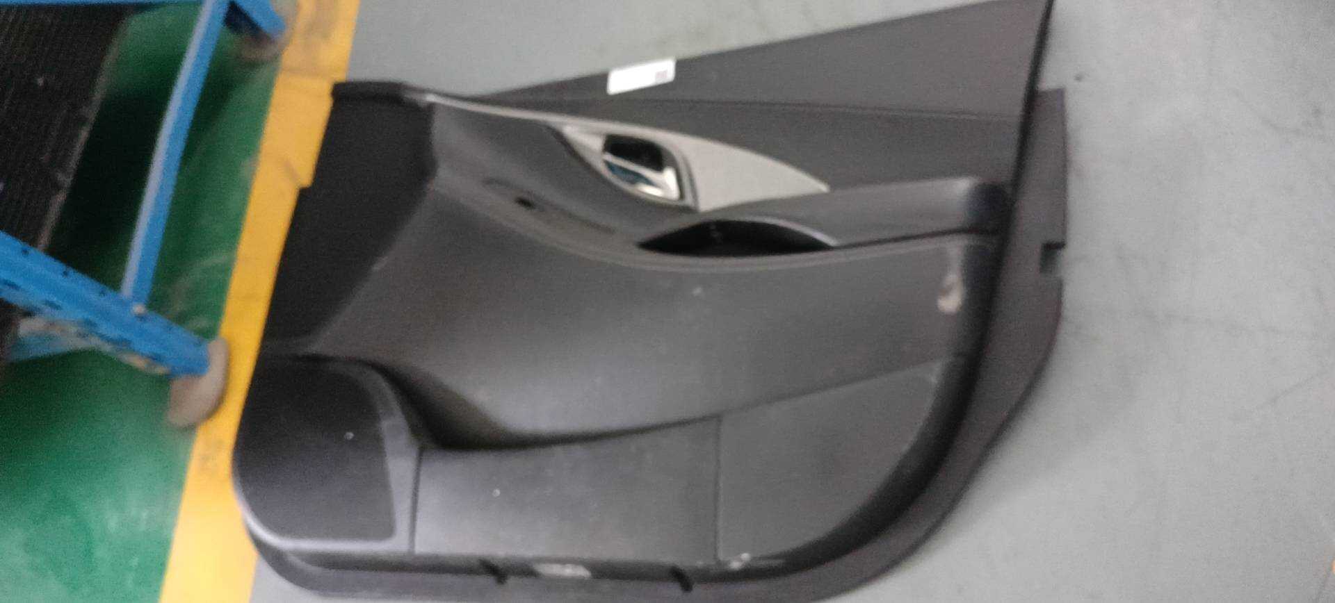 9007189 Front Door Trim Panel, Right