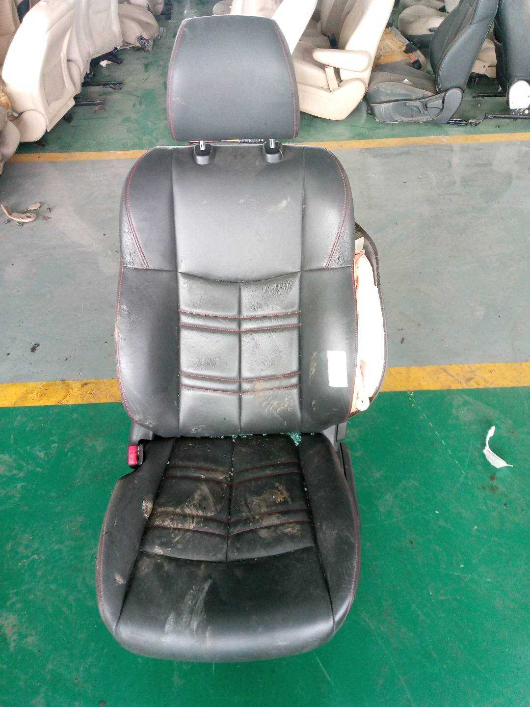6701056HU 驾驶员座椅总成