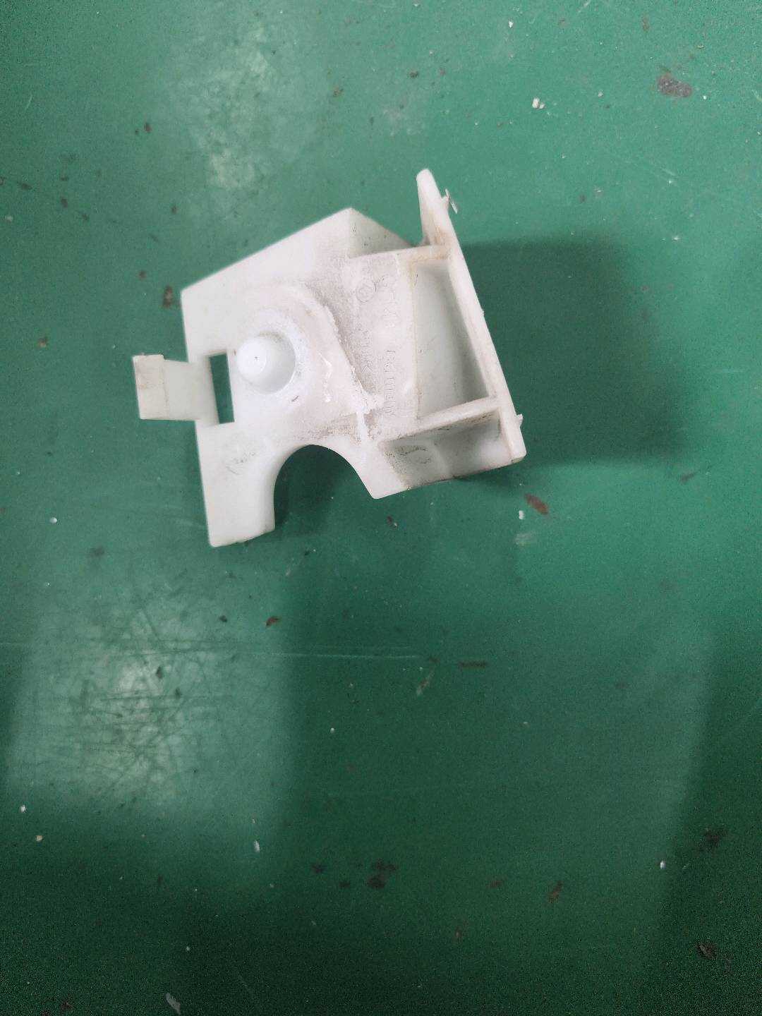 4F1837897 车门把手加强件