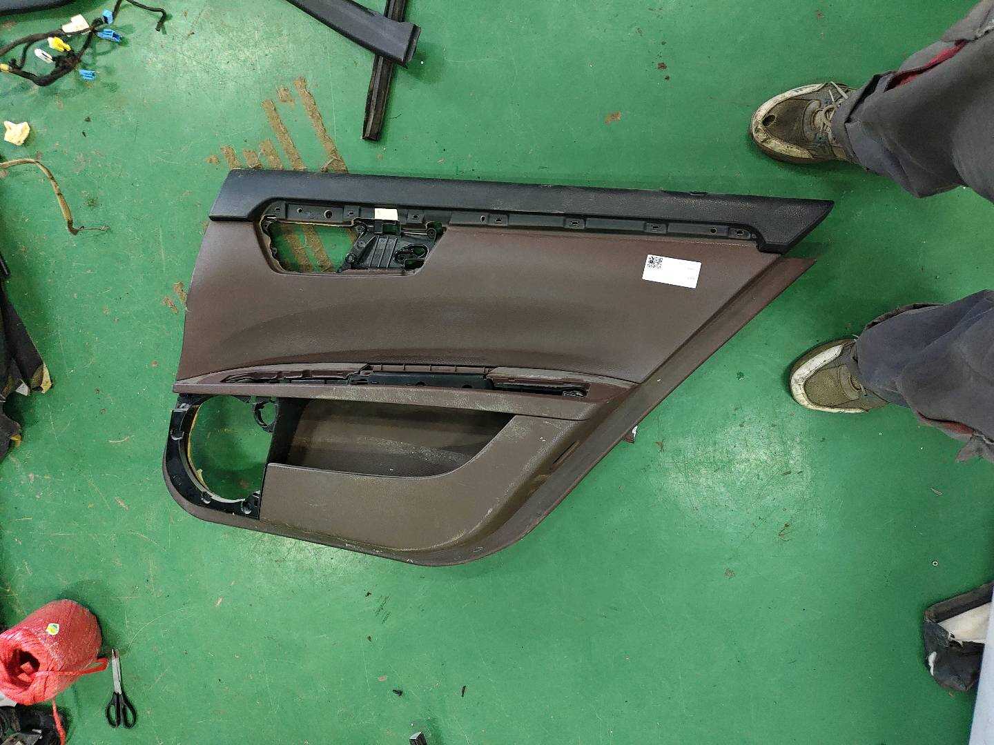 A22173026798P82 Rear Door Trim Panel, Right