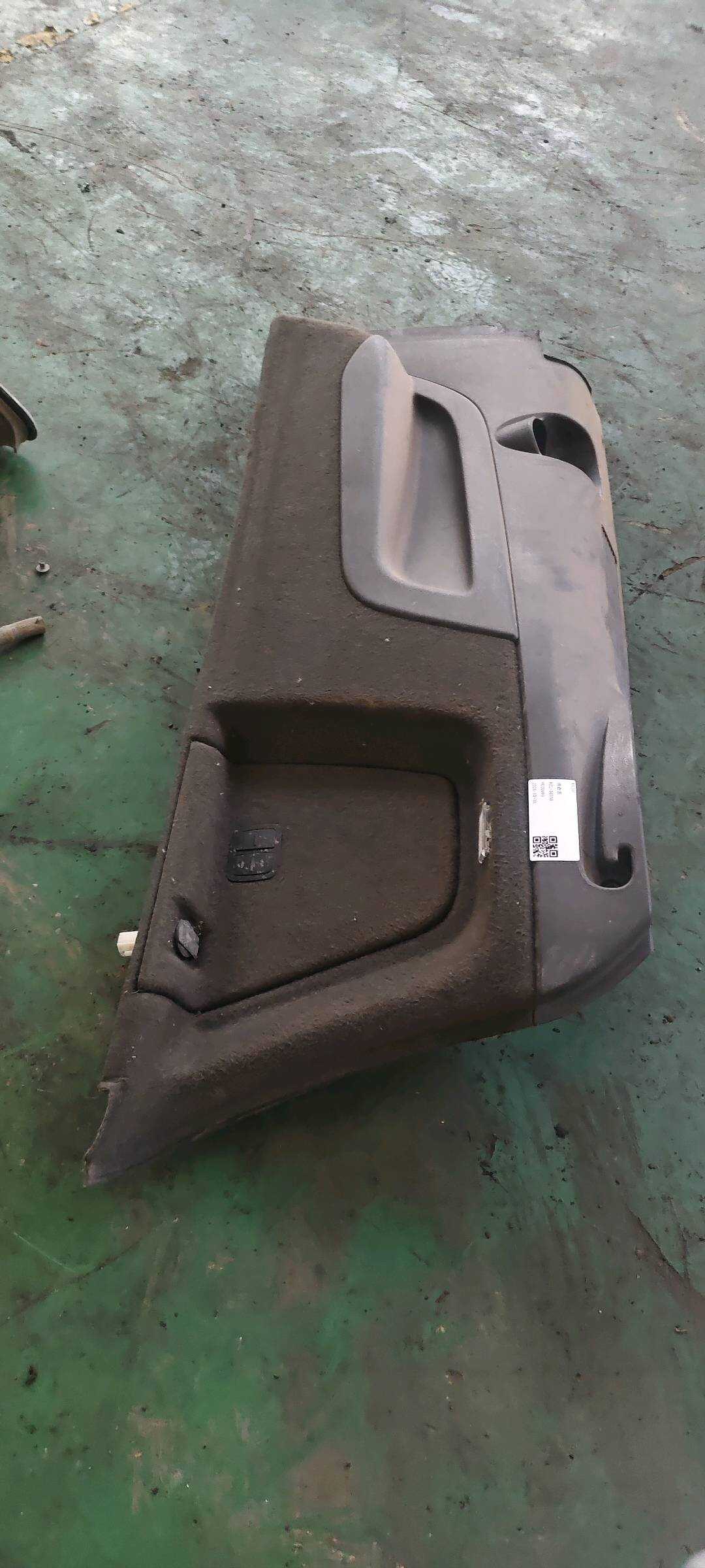 4L0863888A 行李箱饰板(右)