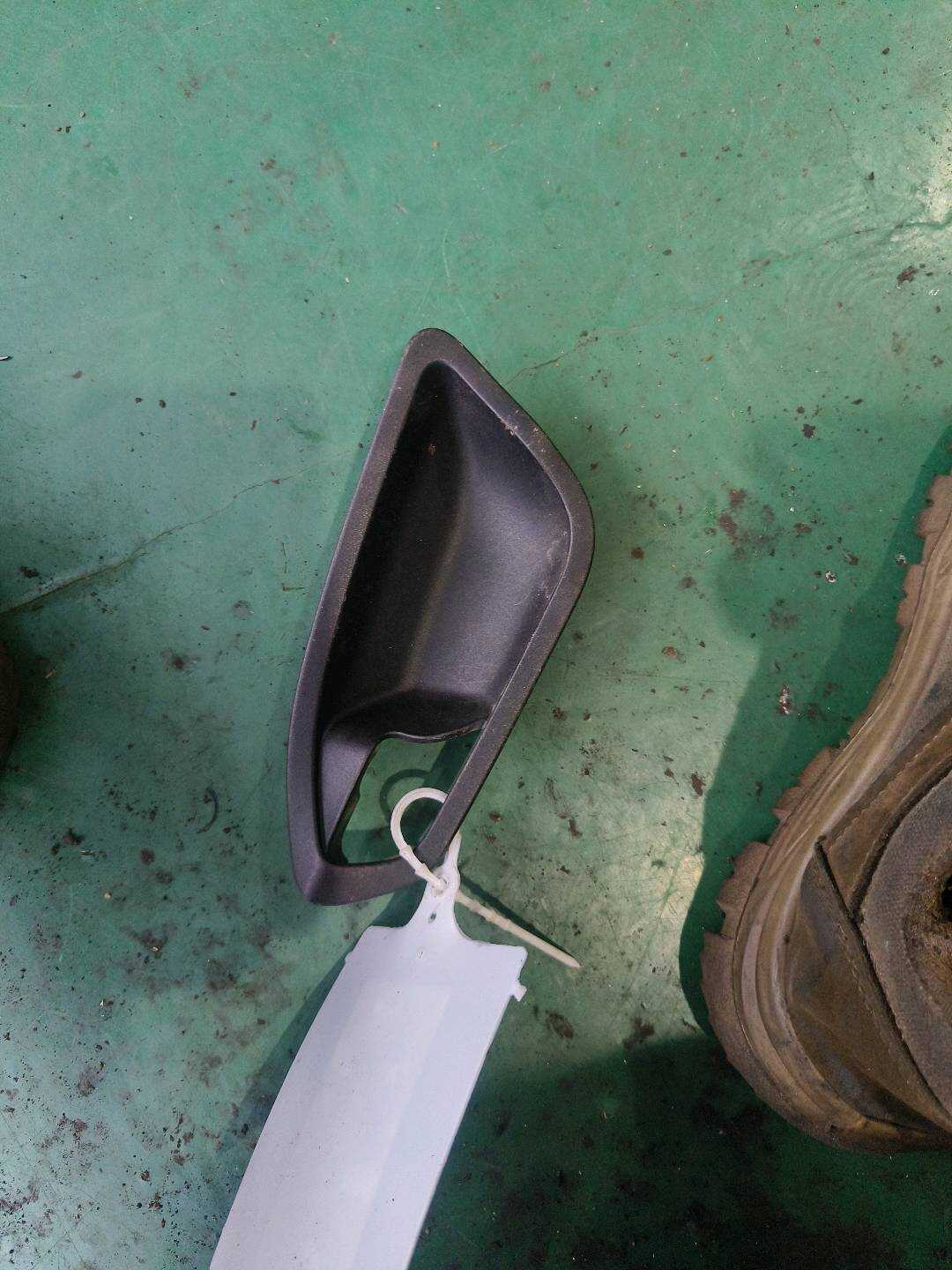 51417270975 前门内拉手框(左)