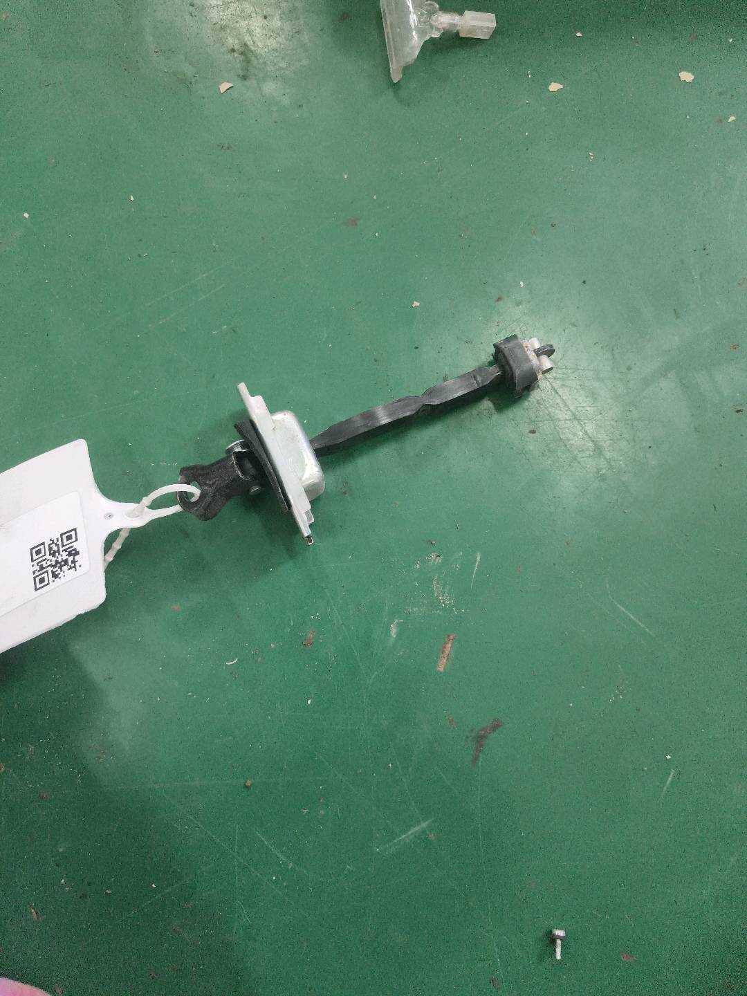 6861033060 前门限位器（右）