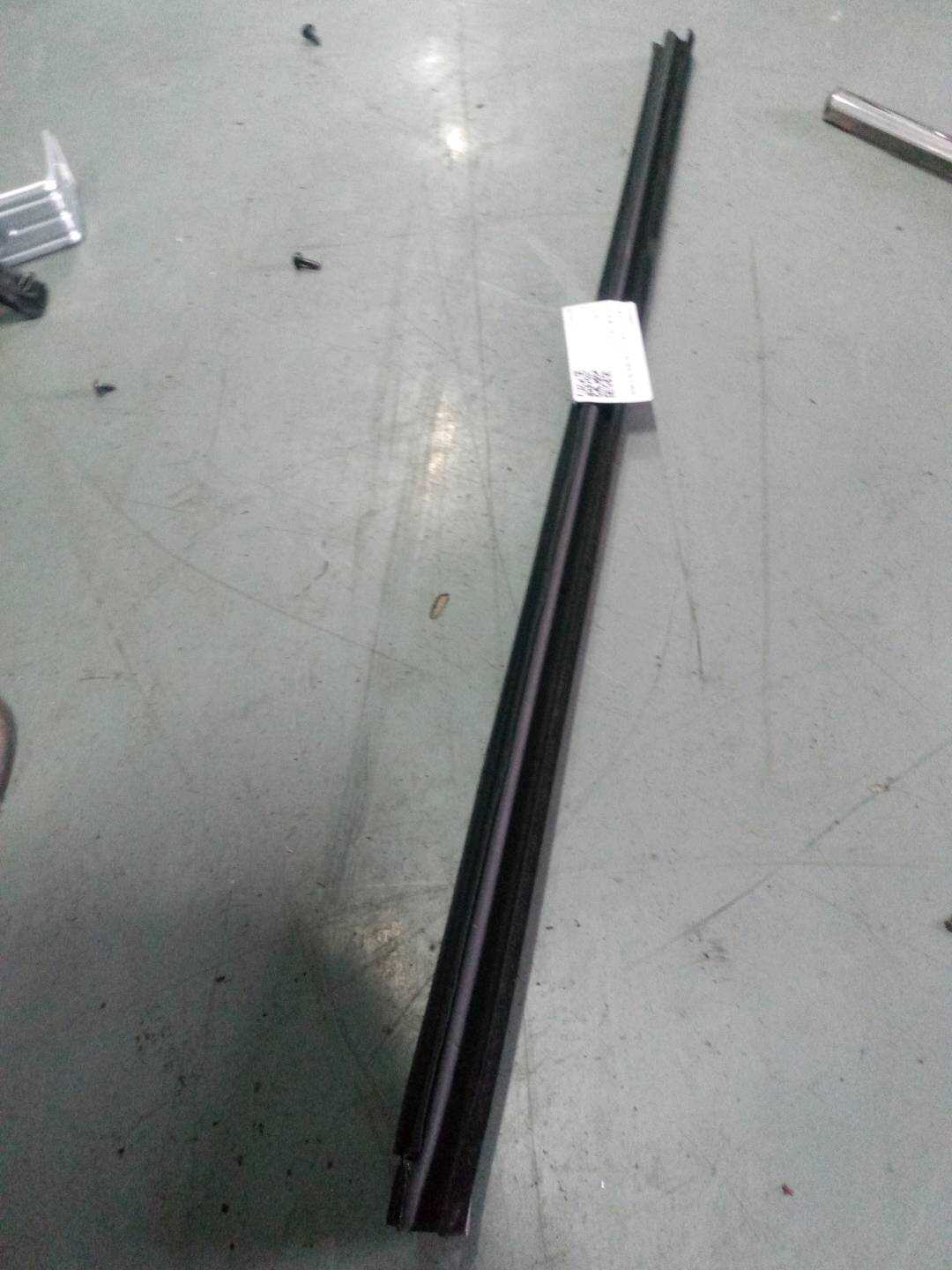 10229855 前门玻璃压条(右内)
