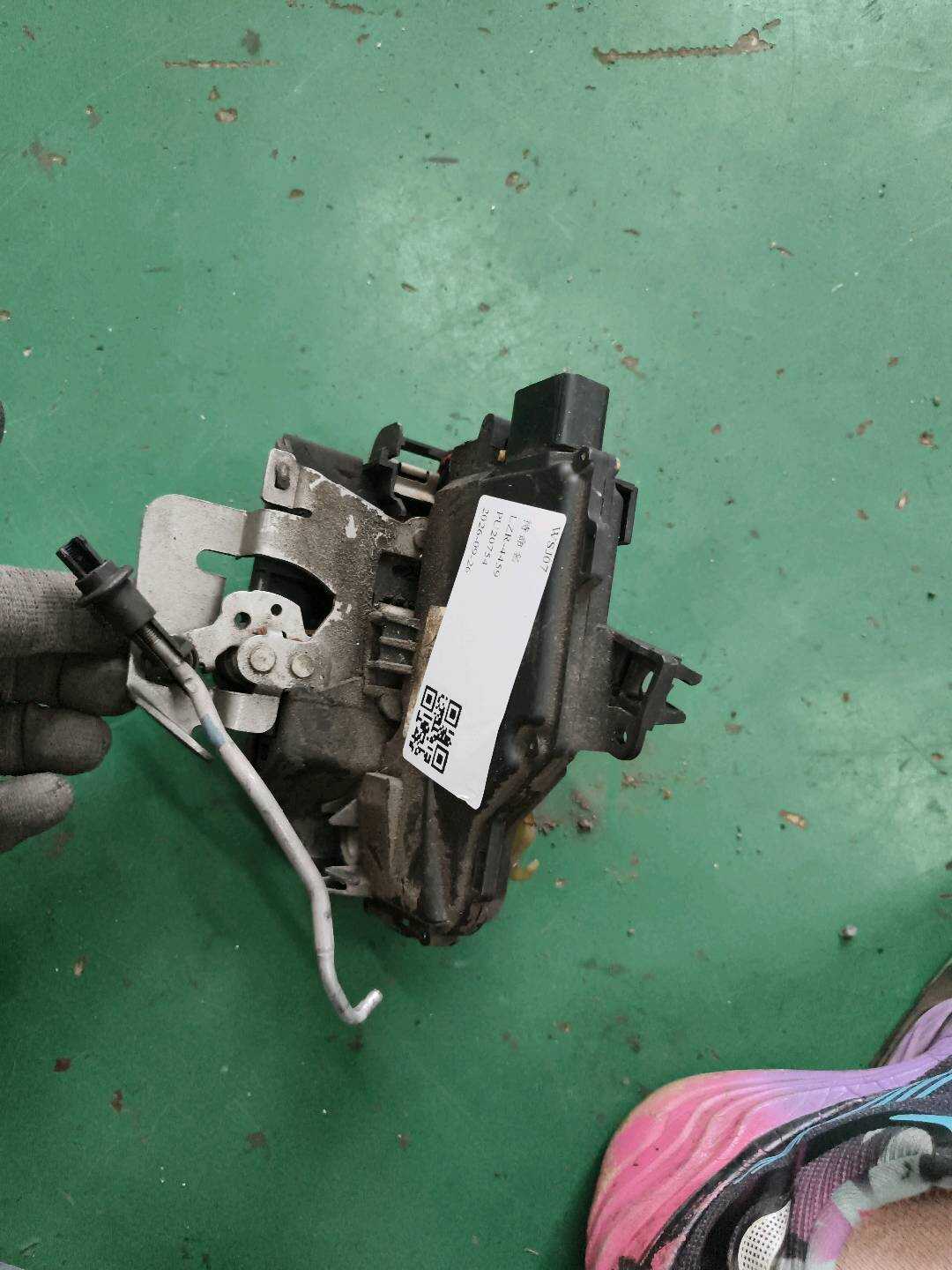 L4B1837015G 前门锁总成(左)