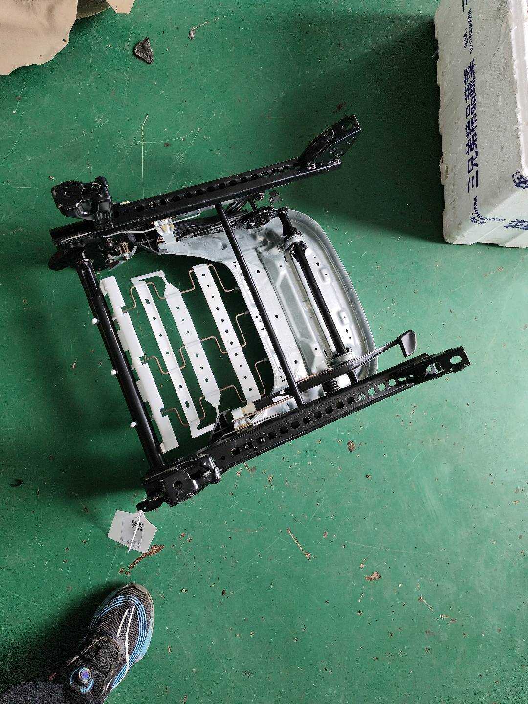 A0999101400 Passenger Seat Base Frame