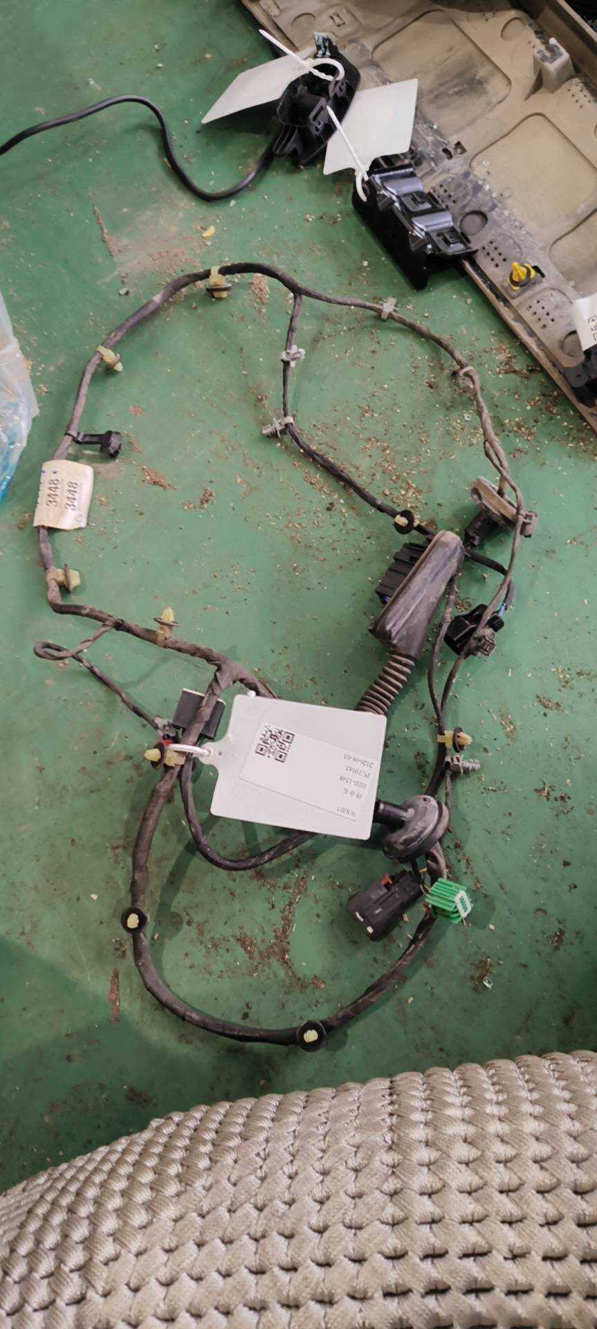 84193448 Rear Door Wiring Harness, Right