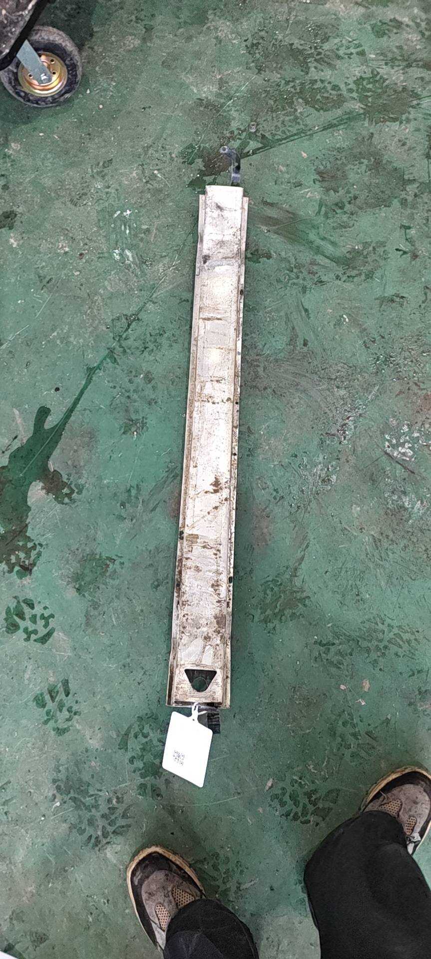 8R0807113B 前保险杠骨架