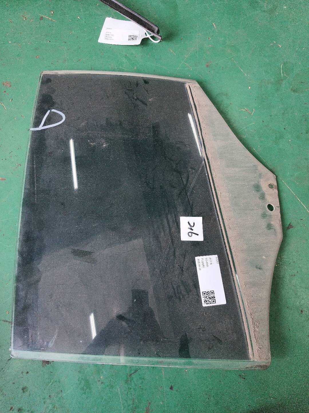 51357067793 后门玻璃(左)