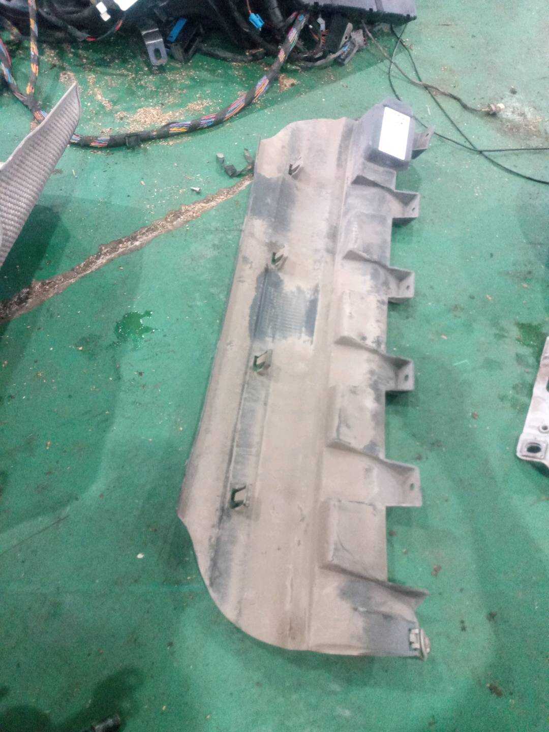 51127184765 后保险杠导流板