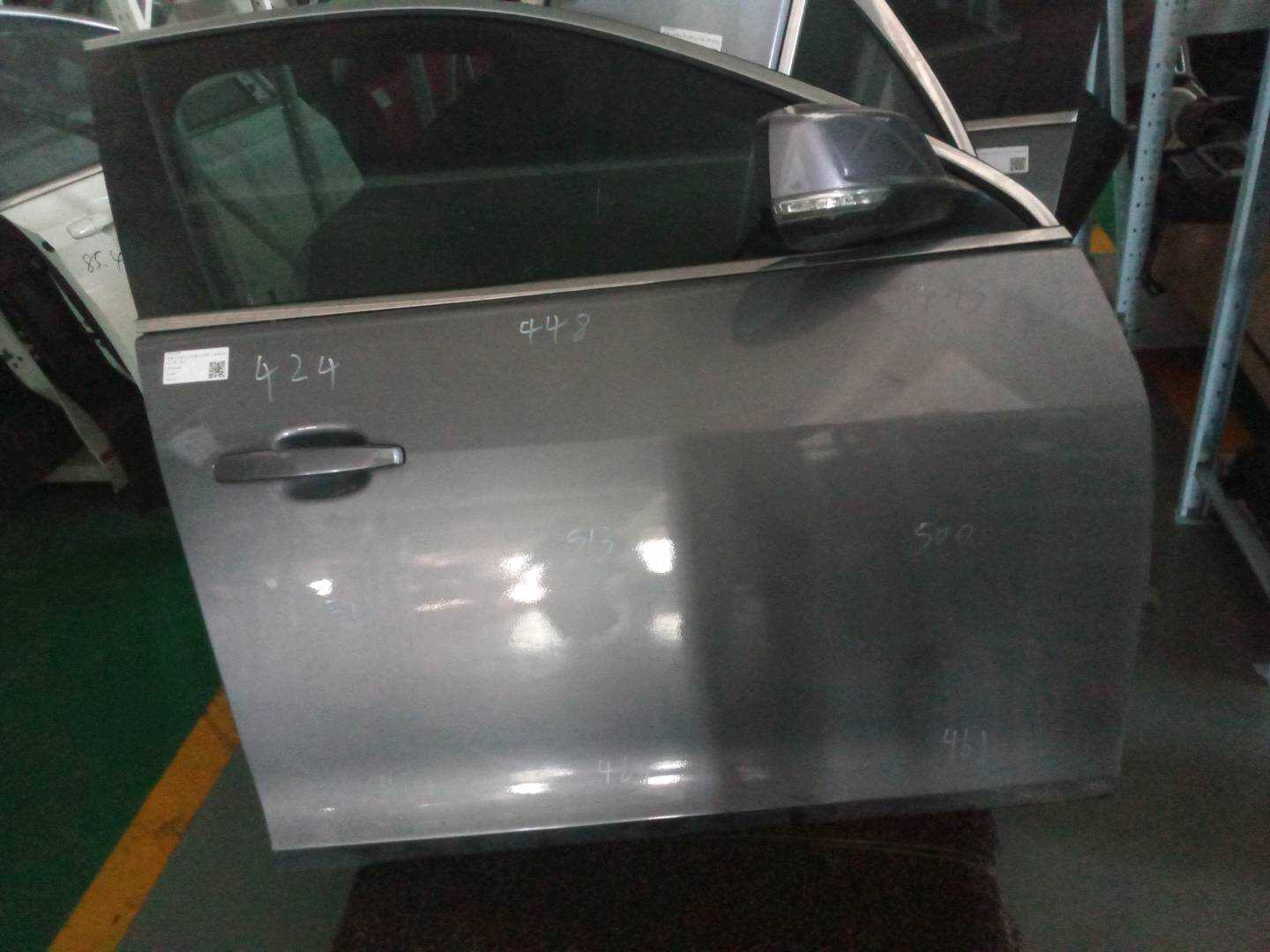 22953648 前门壳(右)