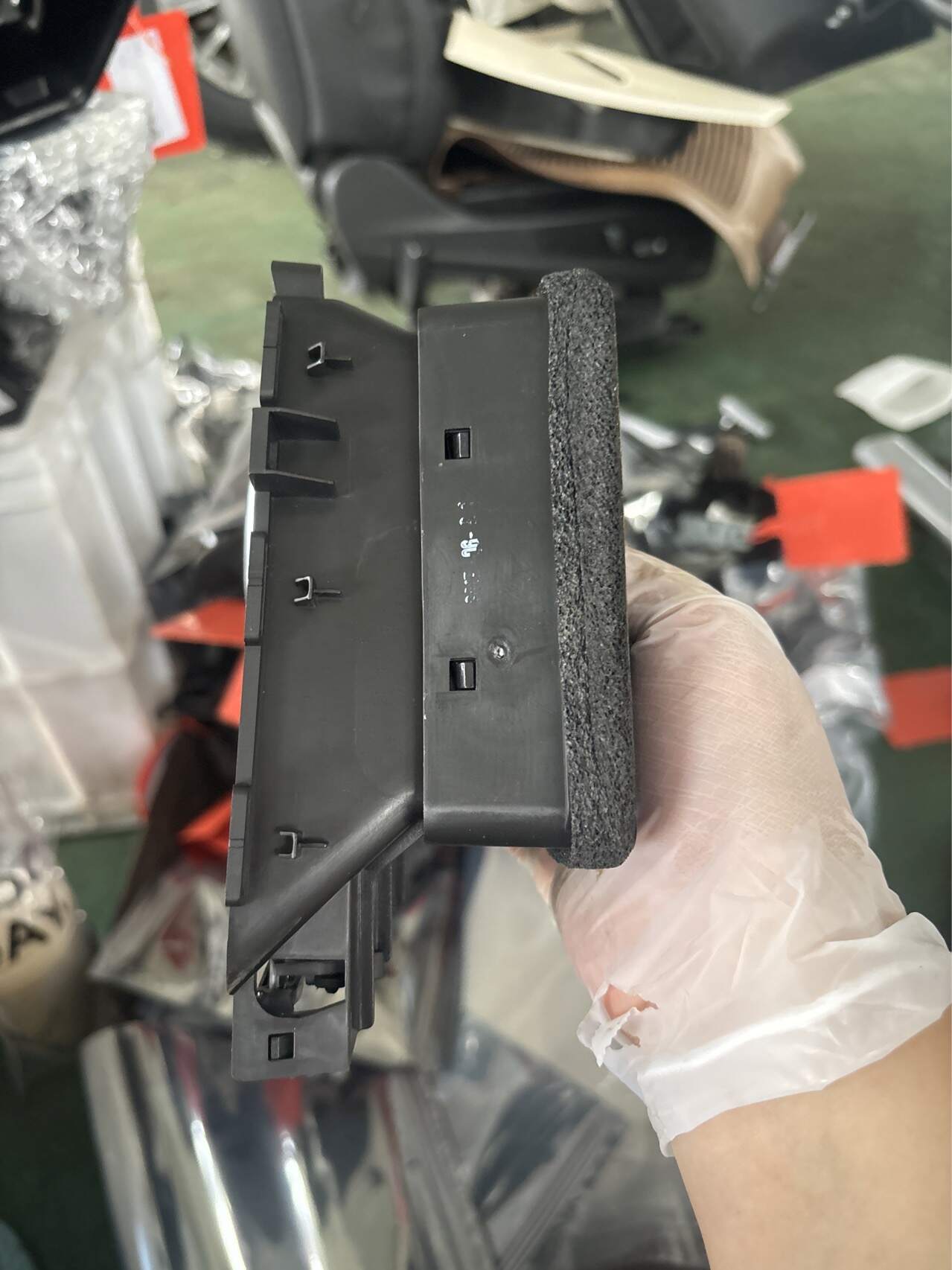 84095202 Dashboard Vent, Right
