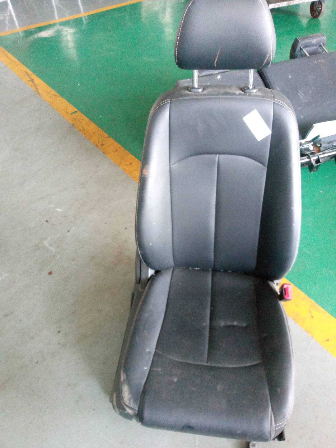 4552009 Passenger Seat Assembly