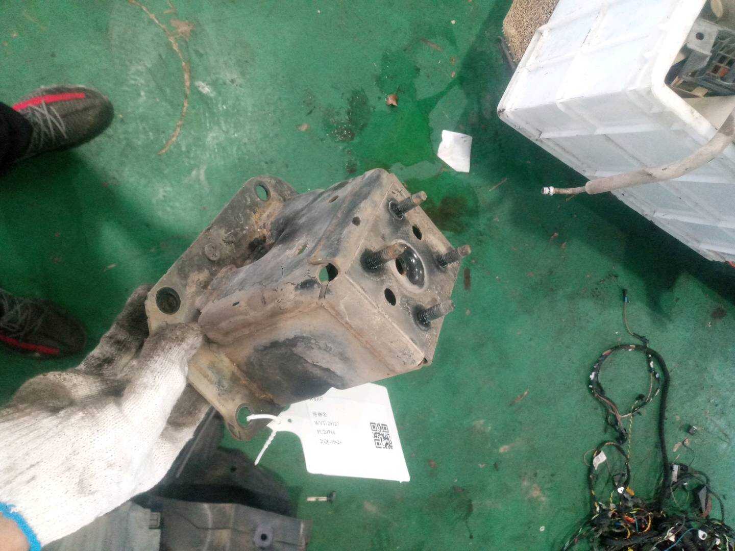 62210JN00A 前保险杠骨架支架(右)