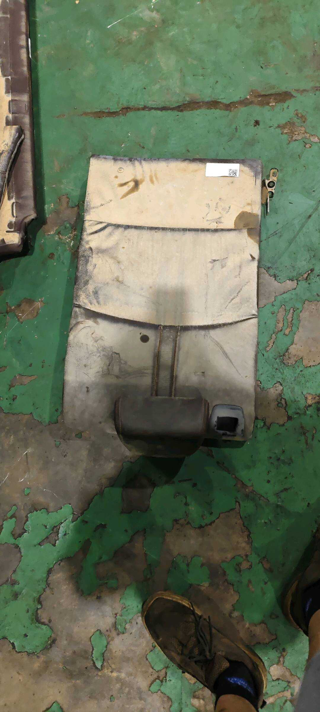52207366498 后座椅靠背面罩(右)