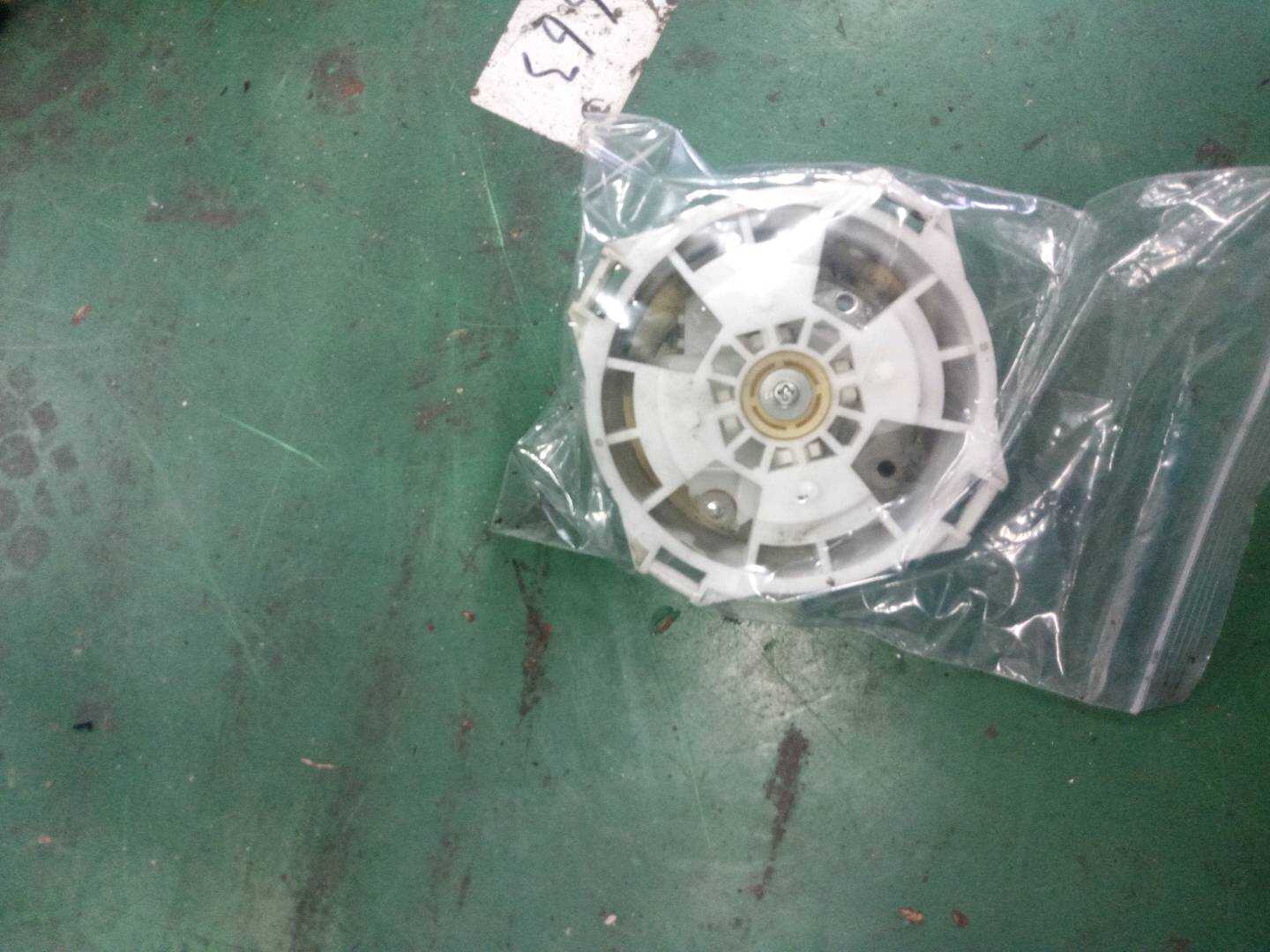 8790976040A0 倒车镜电机(左)