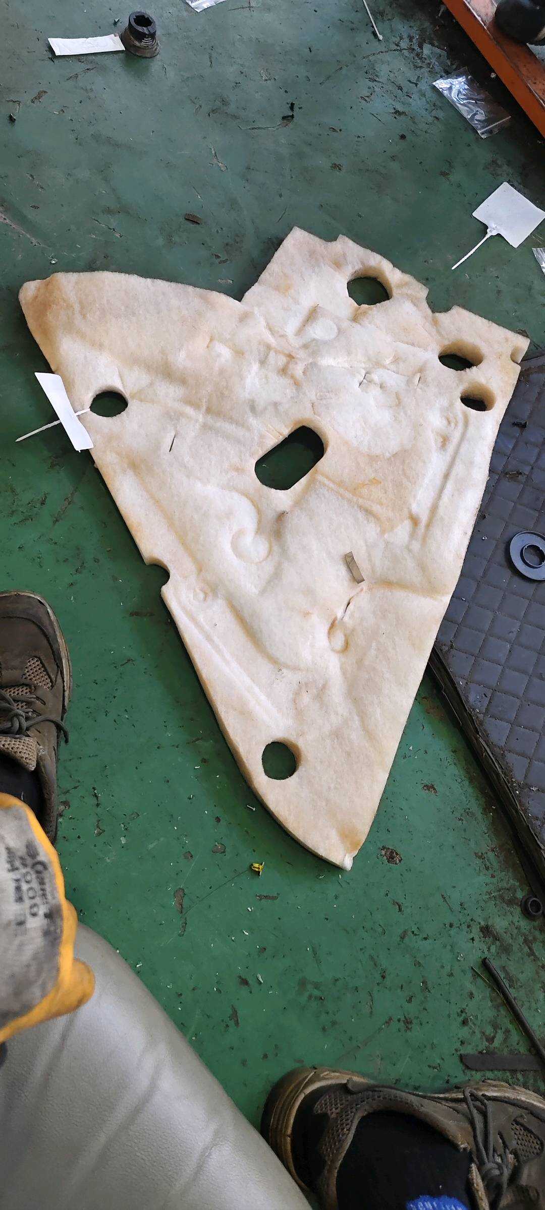 95855558100 后门内防水膜（右）