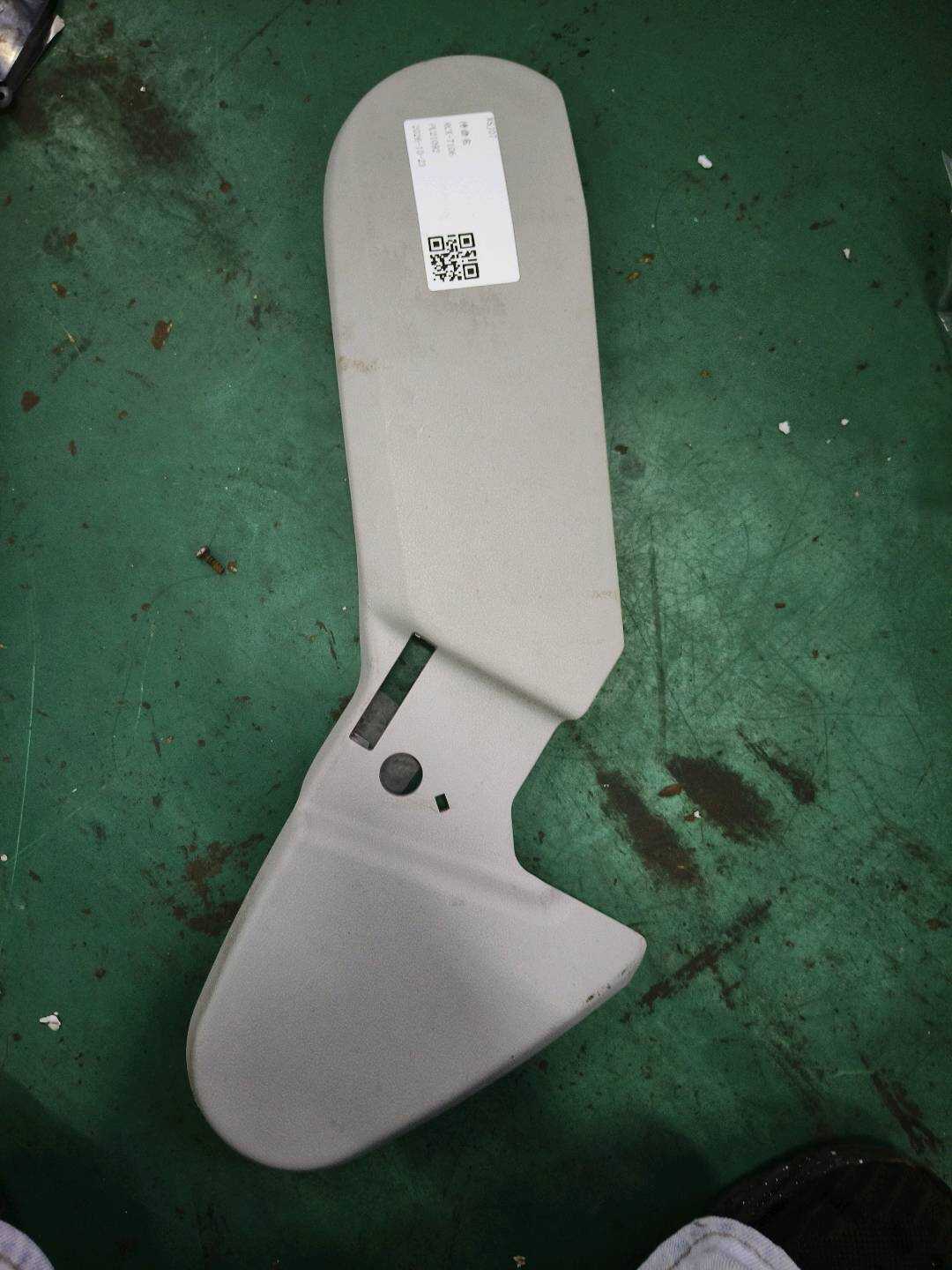 A16991036187E94 Driver Seat Side Trim Panel, Right