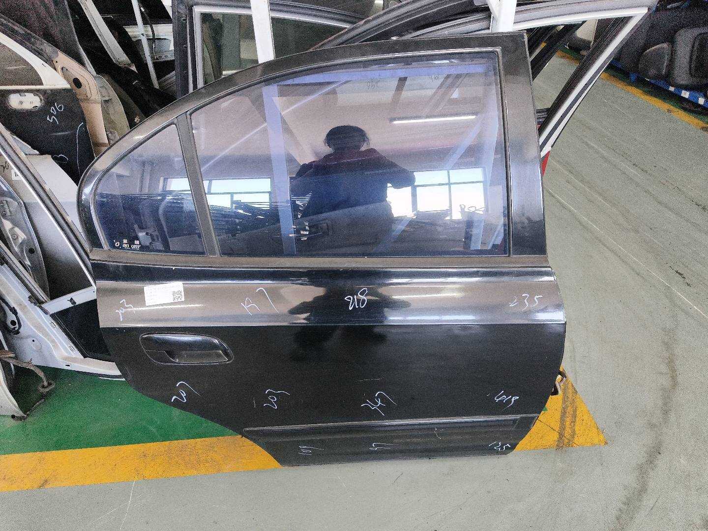 770042D031 Rear Door Shell, Right