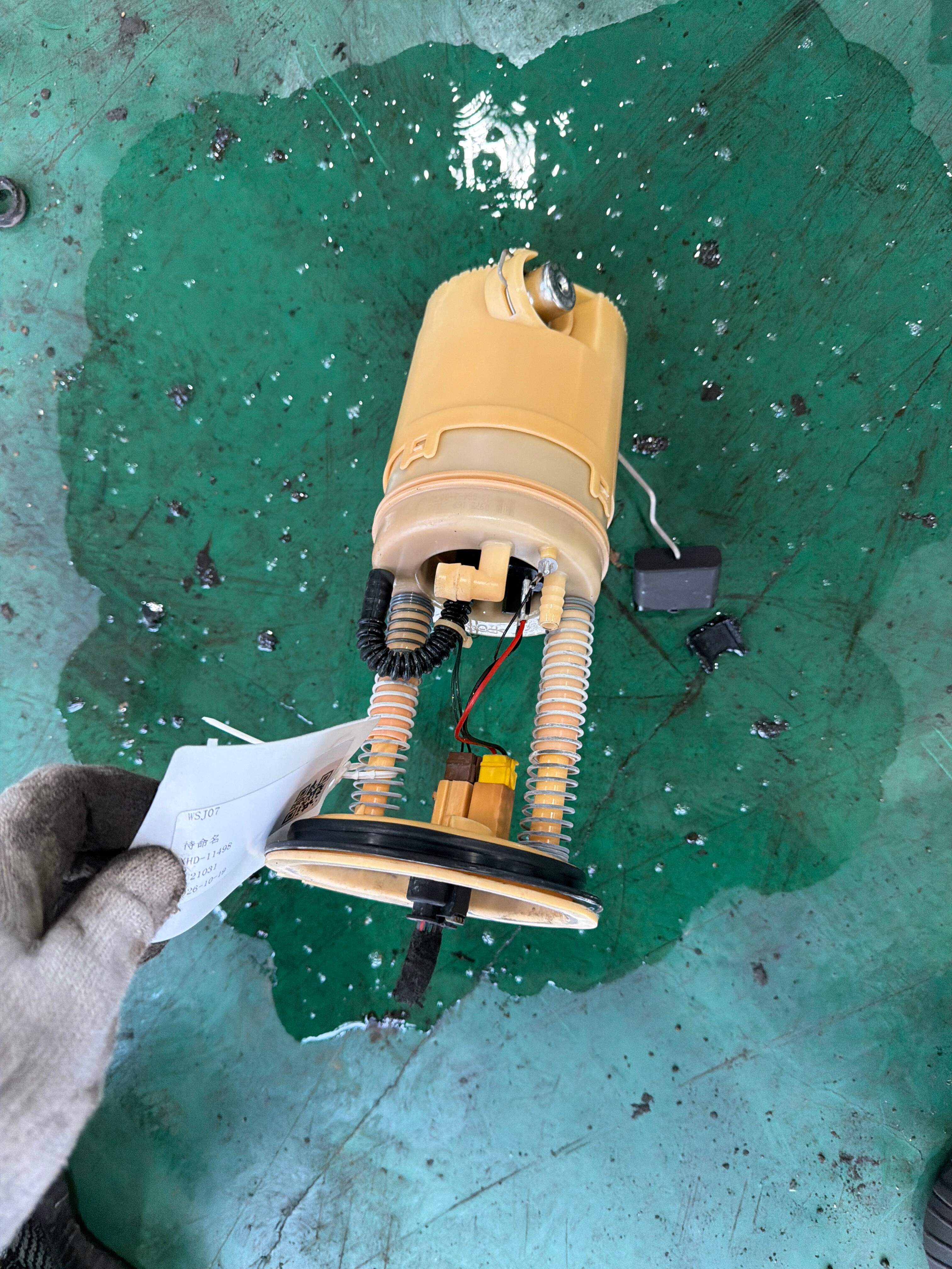 A1694700600 Fuel Pump Assembly