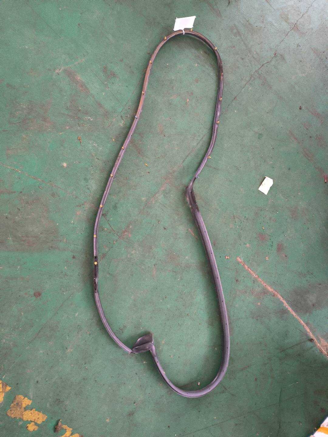 6786206080 前门车门密封胶条(左)