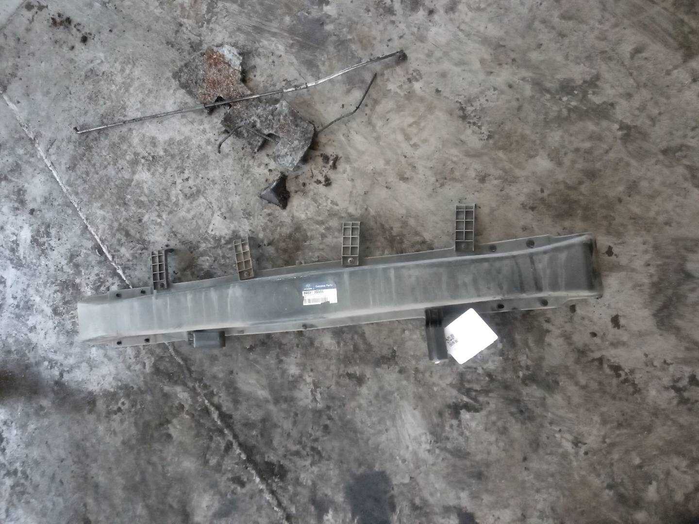 866312D000 后保险杠骨架