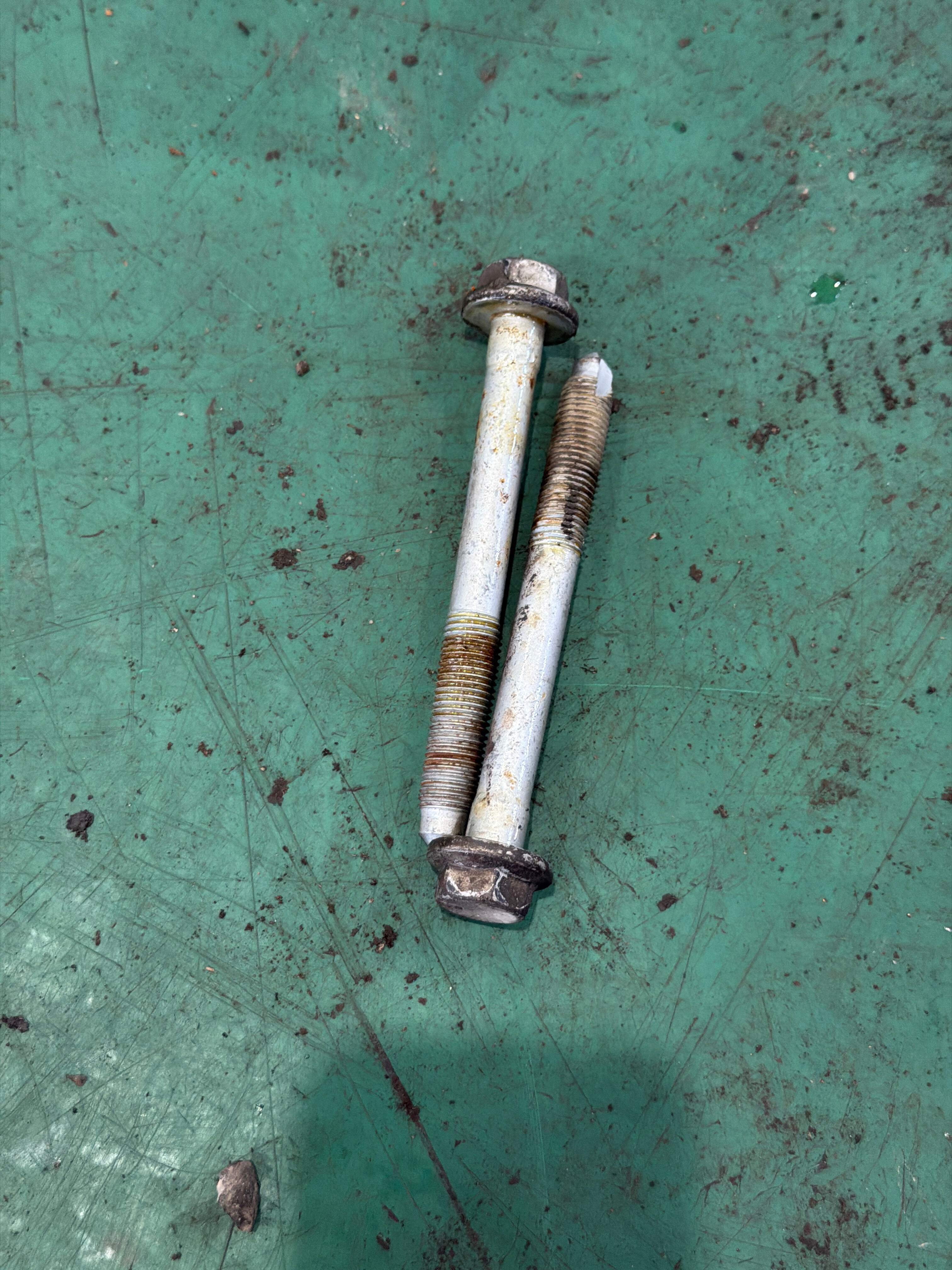 33326760361 细杆螺栓