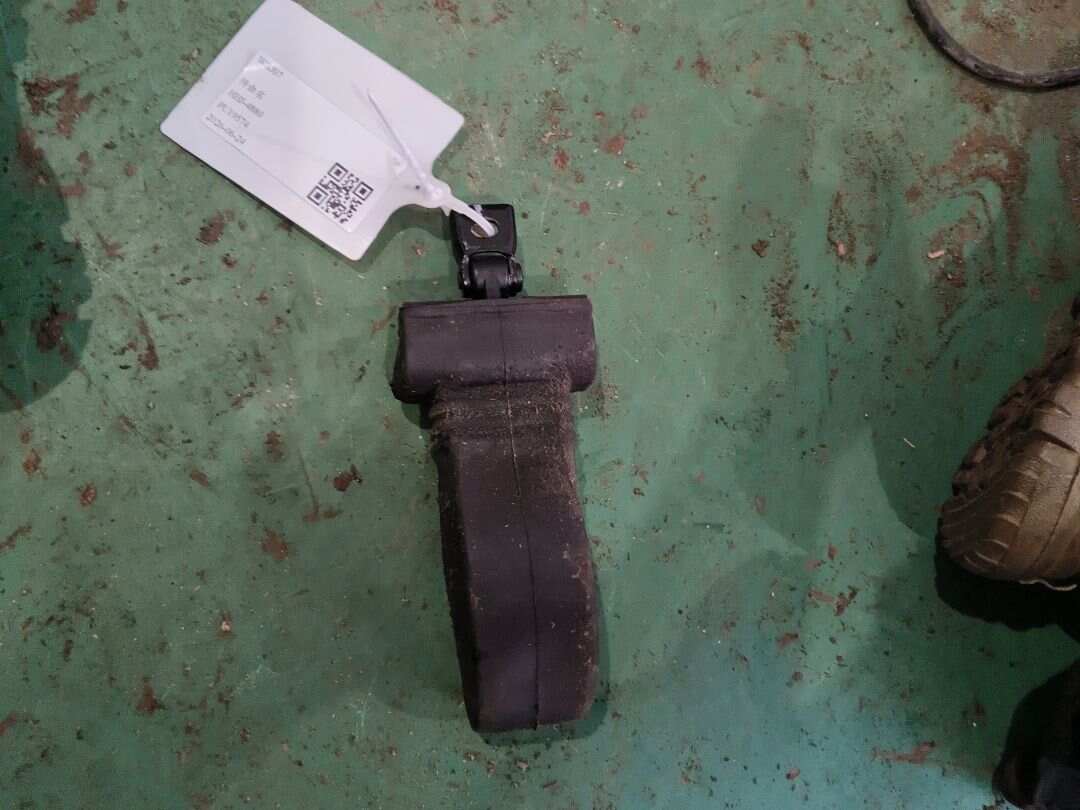 L8R0839249D 后门限位器(右)