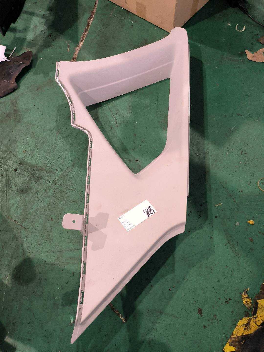 L5CG867288TS4 C柱内衬（右上）