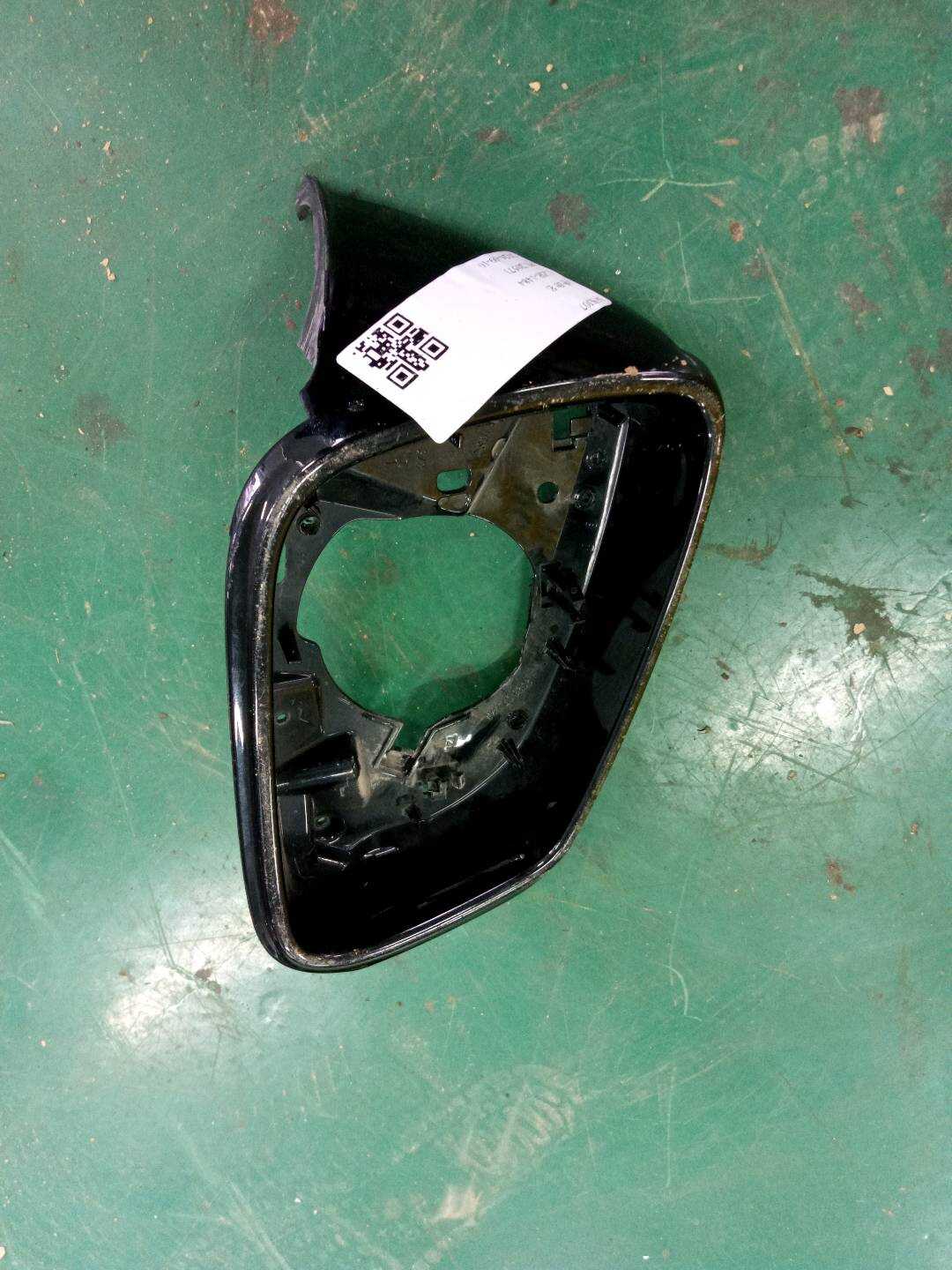 51168077618 倒车镜框(右)
